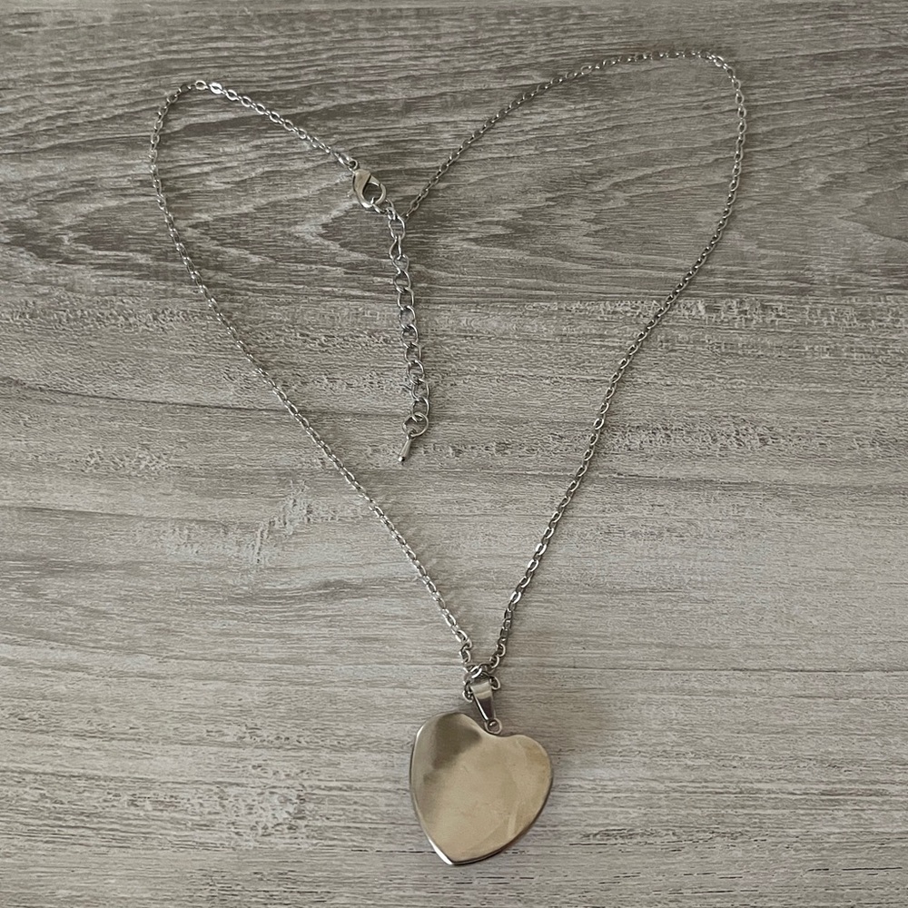 Heart-Shaped Silver Photo Pendant Necklace Marilyn Monroe - Picture 6 of 6